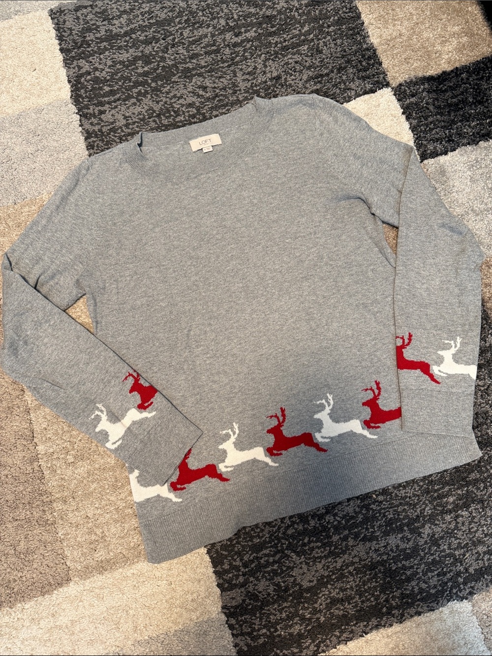 LOFT Outlet Christmas holiday sweater, grey with reindeer, size M EUC!